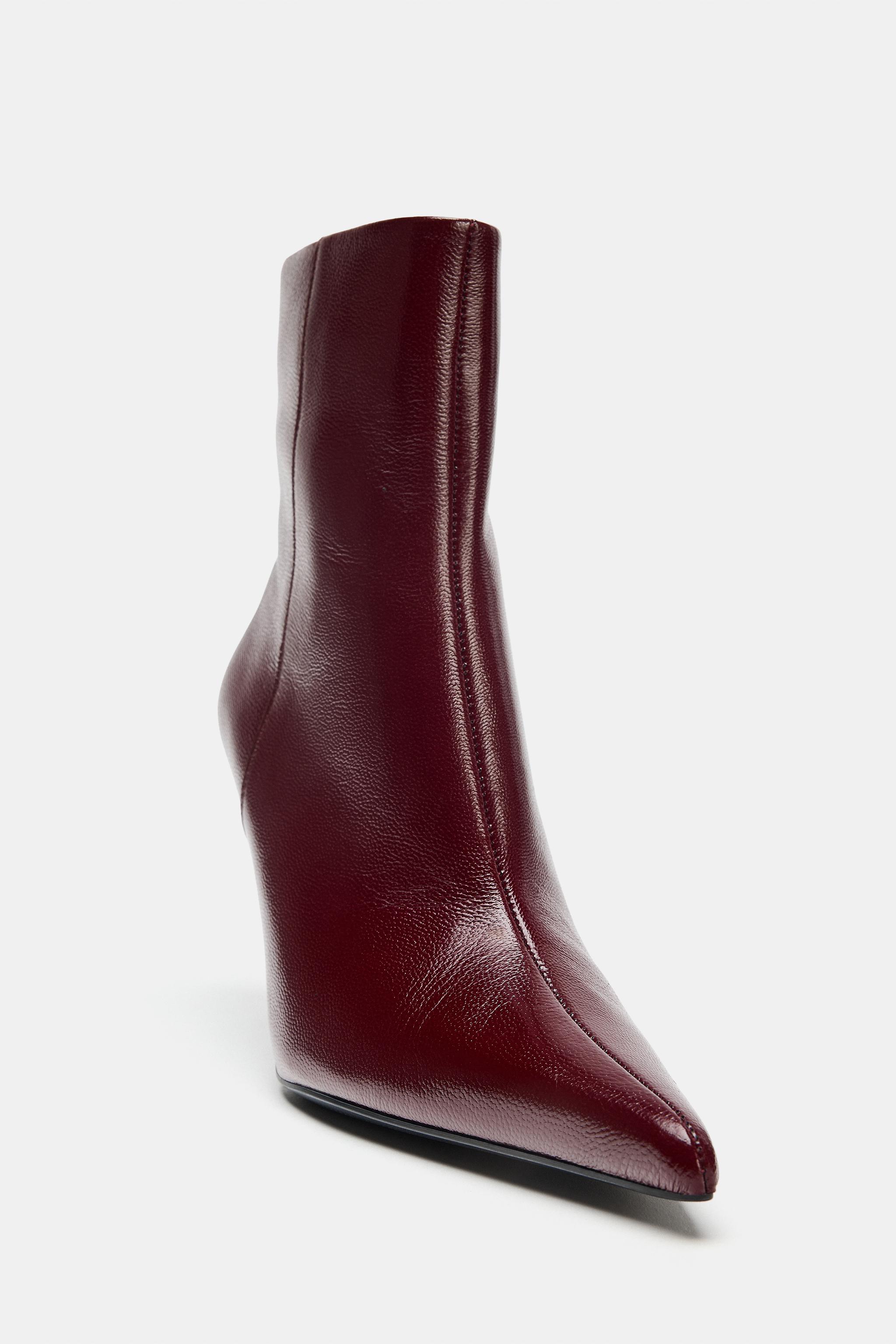 BOTTINES À TALONS EN CUIR